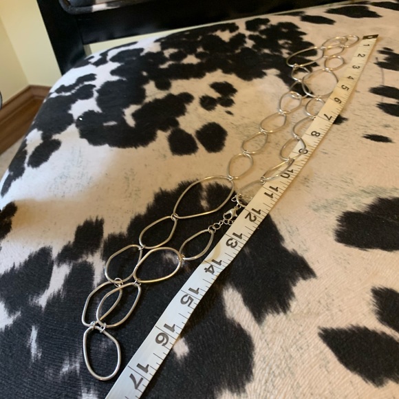 LADIES SILVER TONE COIN NECKLACE LONG STRAND OVAL NWOT - Picture 6 of 10